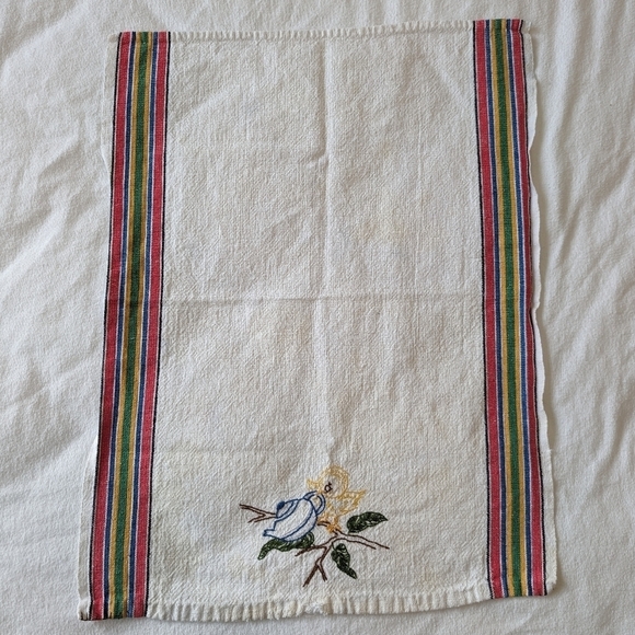 DISHTOWEL Vintage Farmhouse Embroidered Bird Teapot Cotton Red White Yellow - Picture 9 of 11